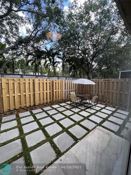 Foto del edificio - 7953 N Southwood Cir