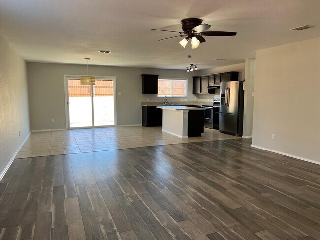 Building Photo - 1427 Swan Ridge Dr