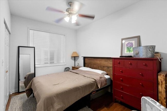 Foto del edificio - 3 bedroom in Chicago IL 60647