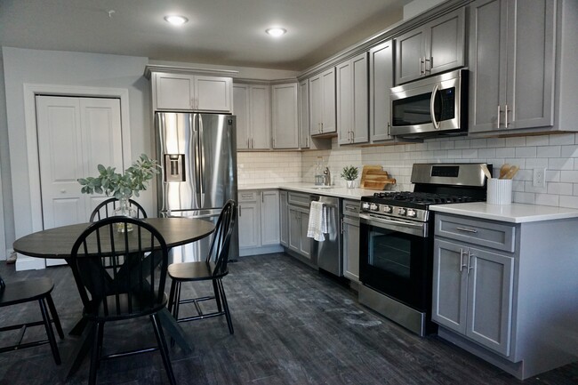 1B Kitchen - 59-63 Courtland St