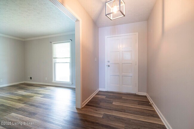 Foto del edificio - 2901 Creekside Dr