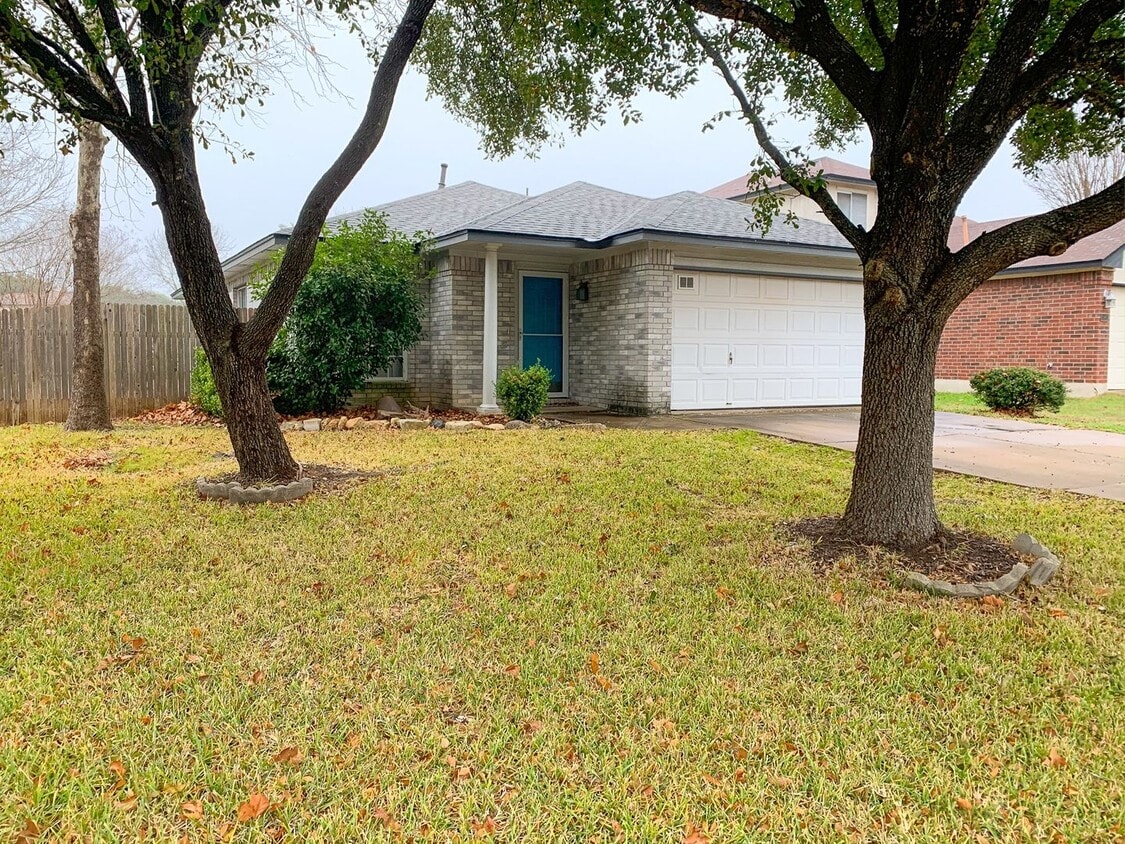 Primary Photo - Great Cedar Park Home - Come See TODAY!