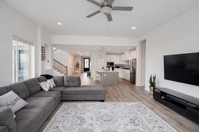 Building Photo - 8641 Spindletop Dr