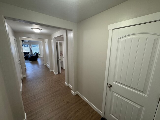 Building Photo - 1089 W 530 N