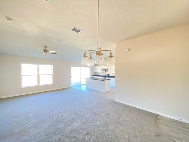 Foto del edificio - Desirable Marion Oaks Neighborhood 4/2/2 *WON'T LAST*
