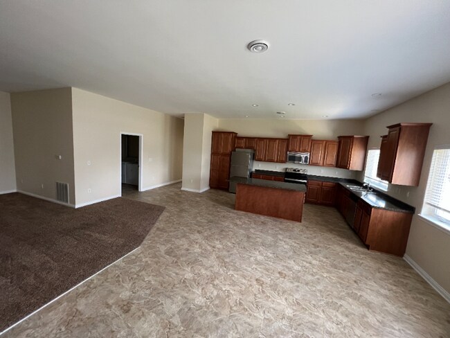 Building Photo - 6556 Casper Ct