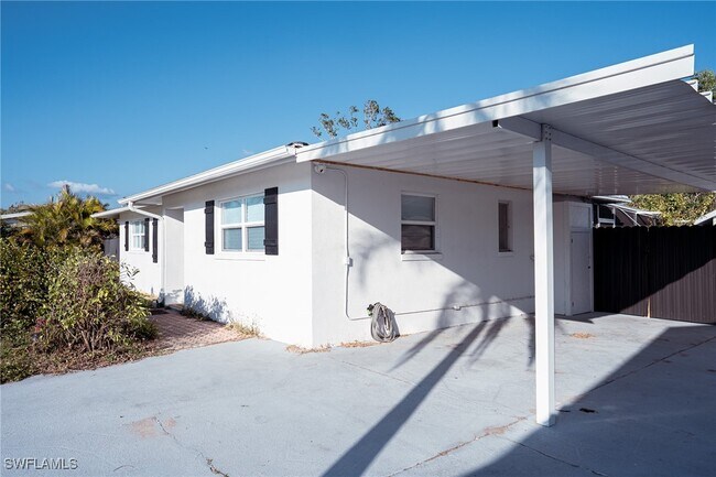 Building Photo - 6671 Fiesta Way