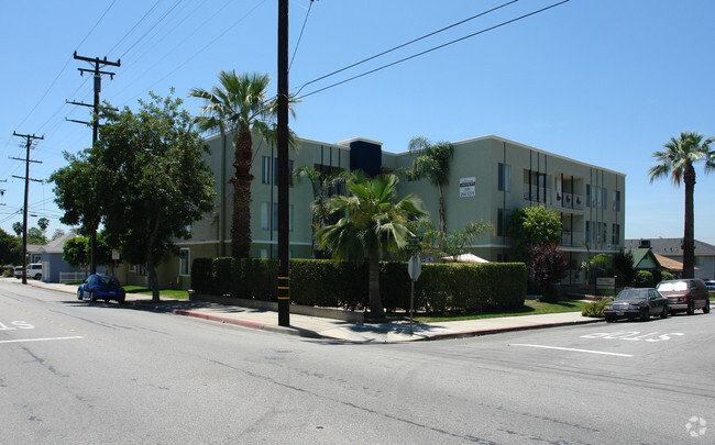 Building Photo - Wellesley Court Apartments