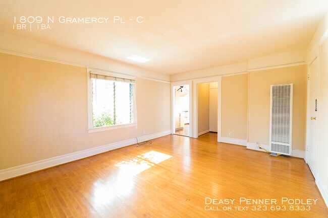 Foto del edificio - 1809 N Gramercy Pl