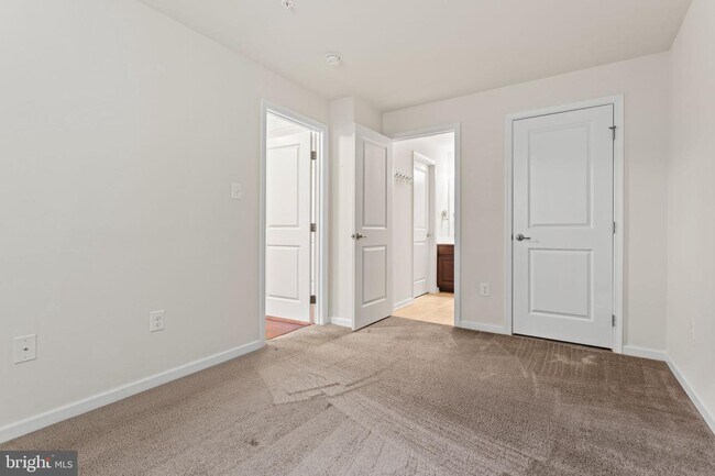 Foto del edificio - 6405 Walcott Ln