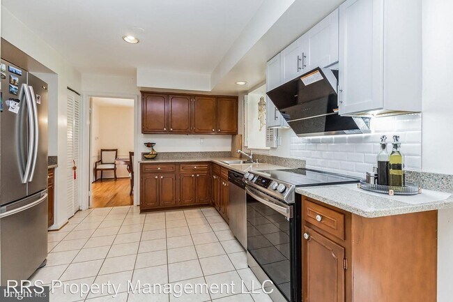 Building Photo - 4 br, 2.5 bath House - 11128 Hunt Club Dr
