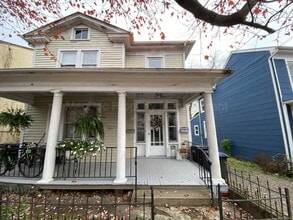 Building Photo - 320 Wolfe St