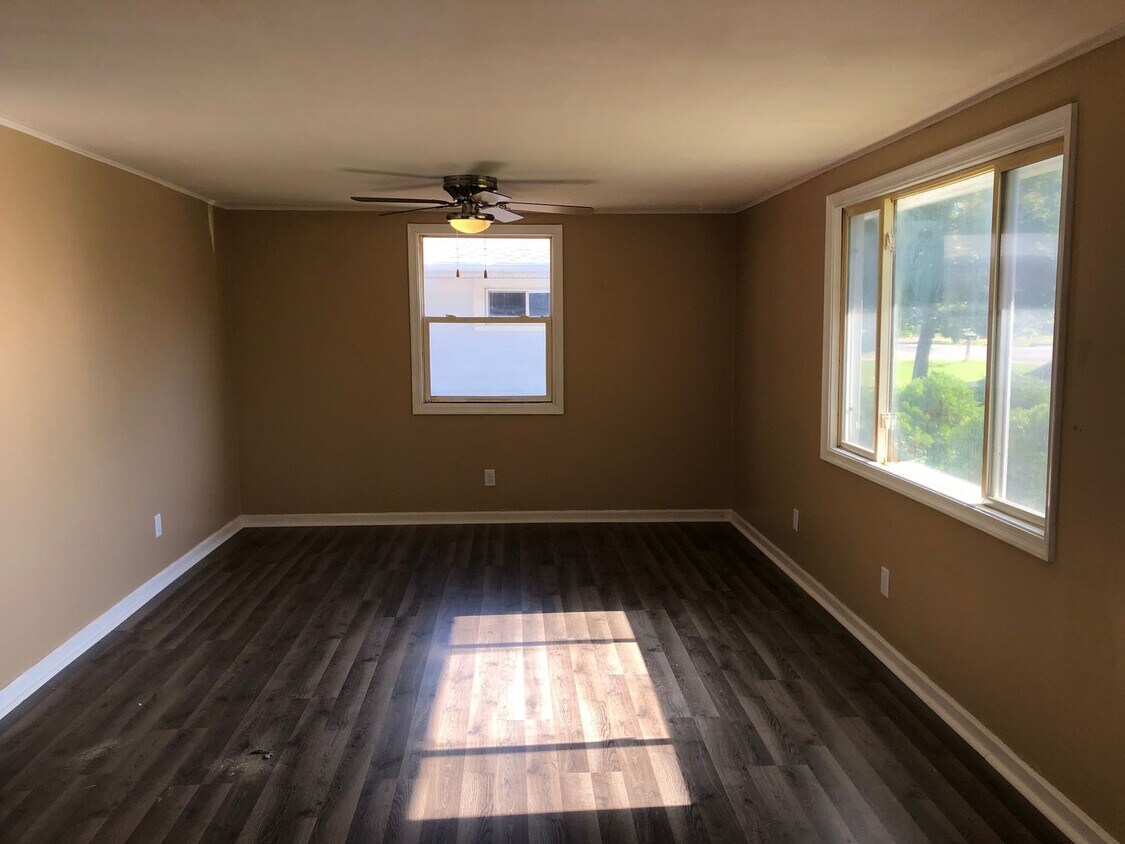 Foto del edificio - Check out this 2-Bedroom Beautiful House!