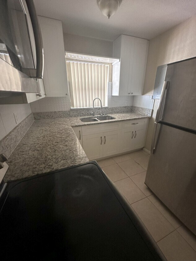 Foto principal - 1747 4th Ave N