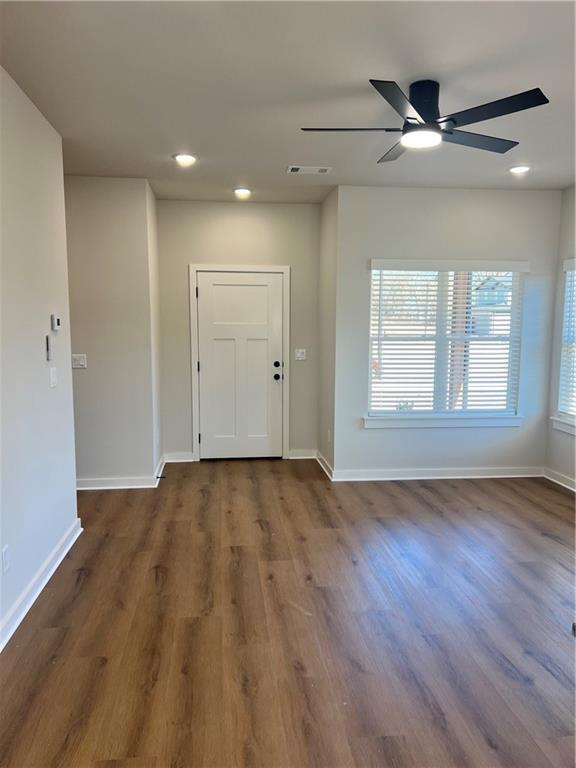 Foto del edificio - 600 Cosmos St