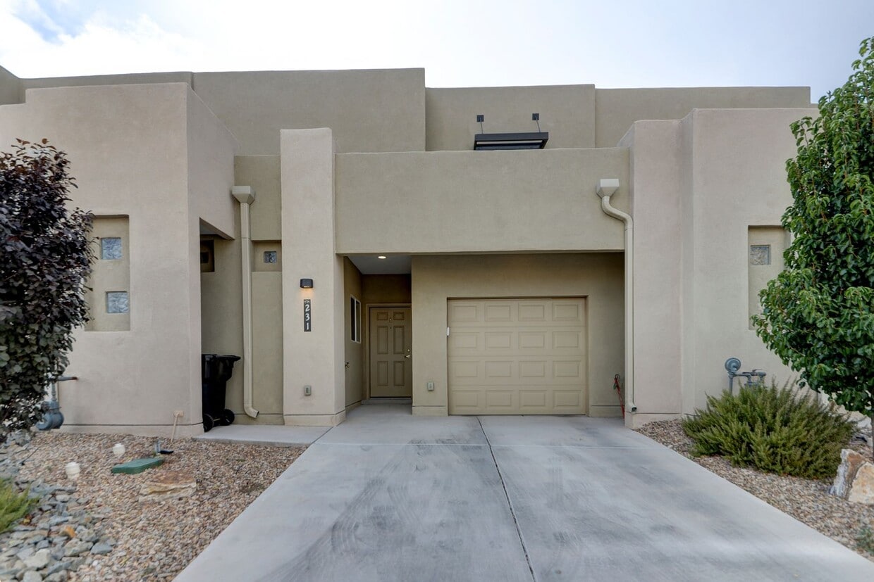 Foto principal - Amazing Modern 4 Bedroom in North Valley A...