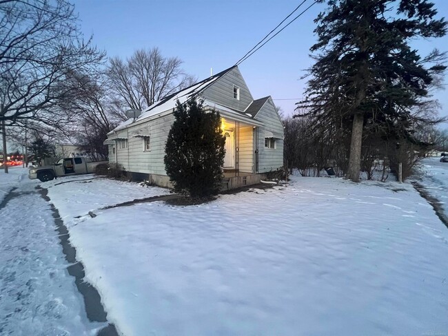 Building Photo - 3522 Whitney Ave