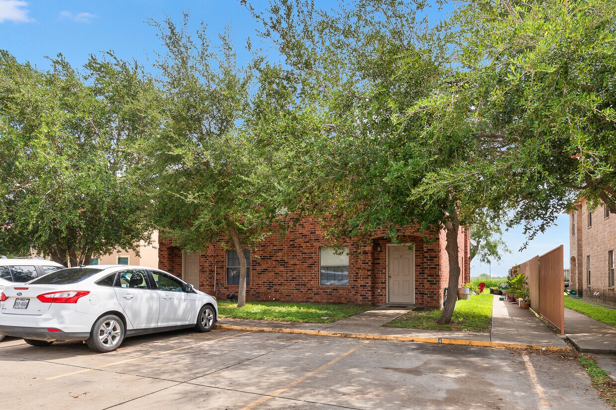 Primary Photo - 730 Sonesta Ct