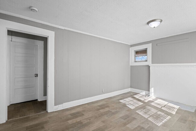 Foto del edificio - 1971 Detriot Avenue - For Rent $2000.00 3 bedrooms, 2 baths Off street parking