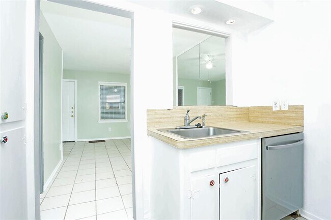 Building Photo - 5238 Arboles Dr