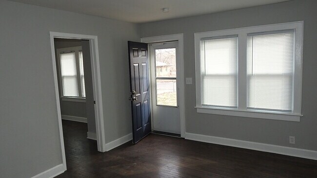 Foto del edificio - Adorable 2 bedrooms and 1 bath home located on N Main St in Independence