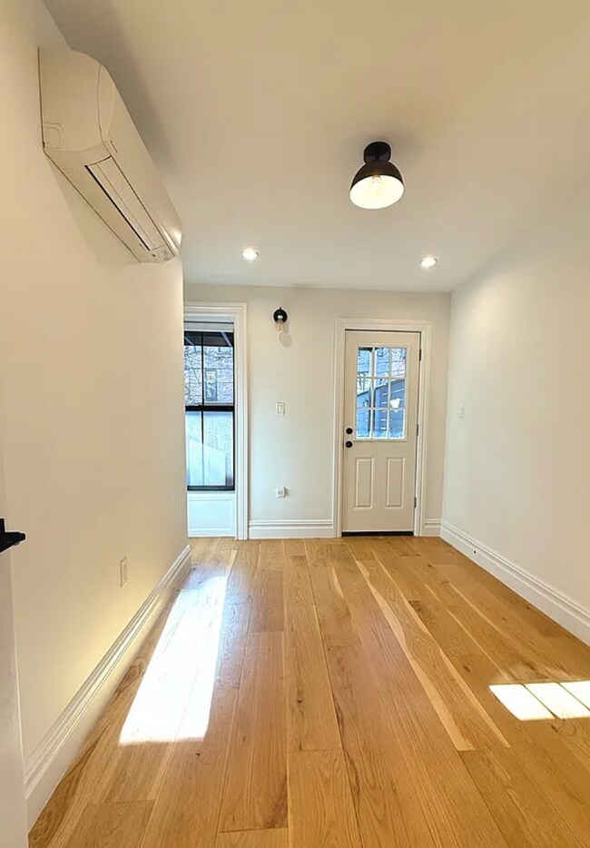 Habitación adicional - 938 Putnam Ave