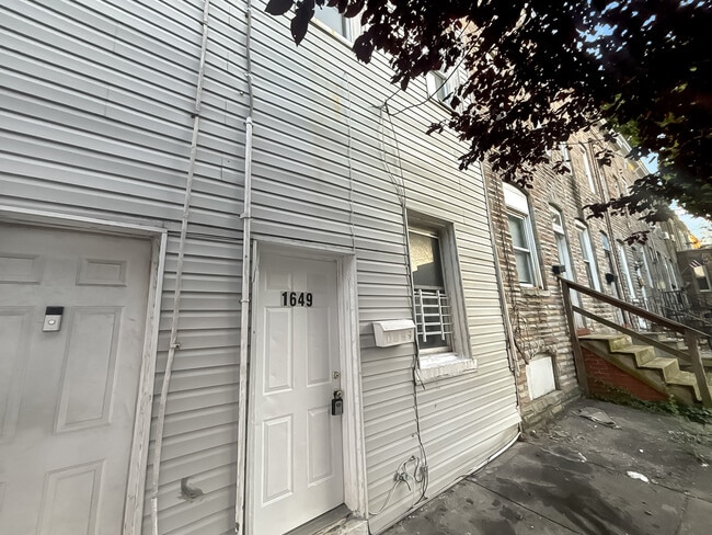 Photo - 1649 Ceddox St Townhome