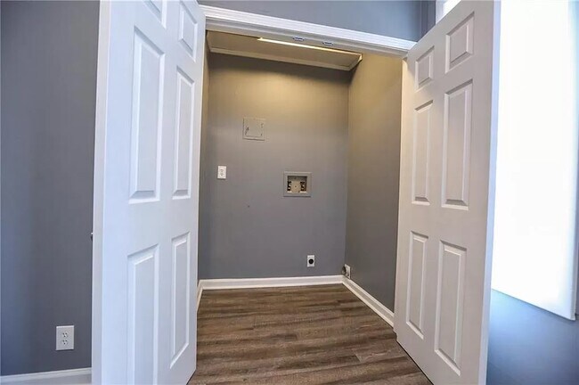 Enclosed Laundry Rm (off Dining Rm) - 57 Pleasant St