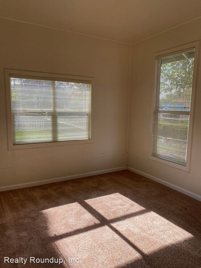 Building Photo - 3 br, 1 bath House - 9059 Grove St