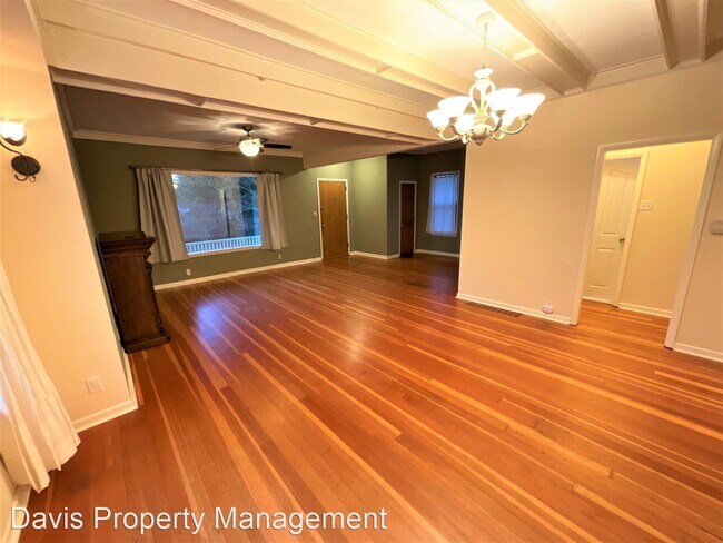Foto del edificio - 4 br, 2 bath House - 7040 25th Ave NW