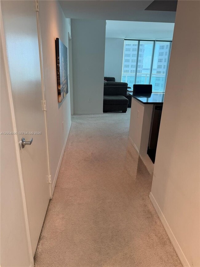 Building Photo - 950 Brickell Bay Dr