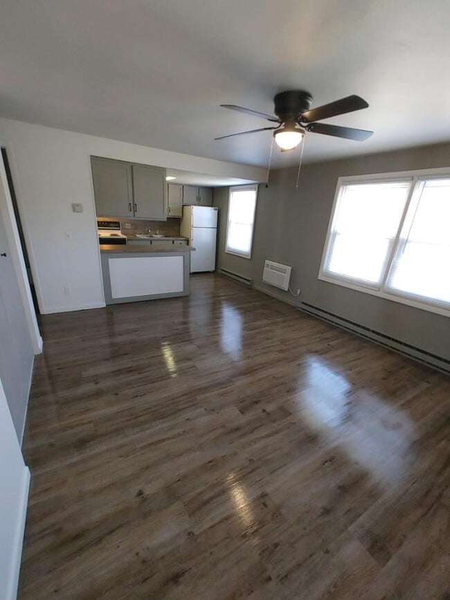Building Photo - 5 Orchard Park