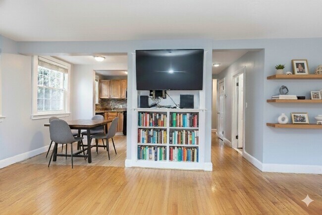 Building Photo - 440 Adams St