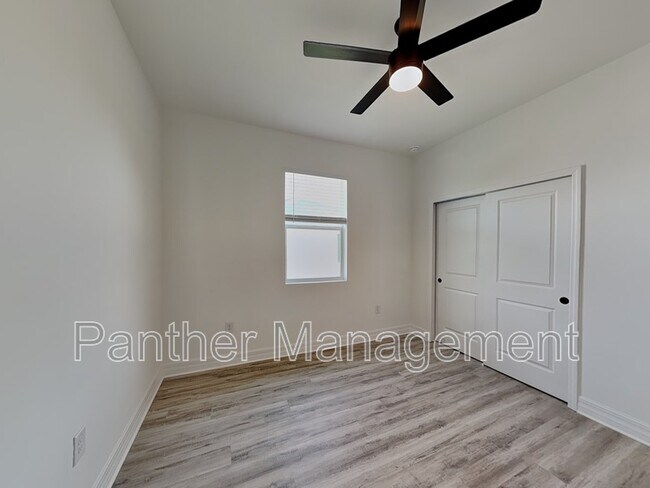 Building Photo - 16040 Galiano Ct