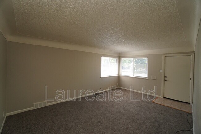 Building Photo - 4805 W 14th Ave
