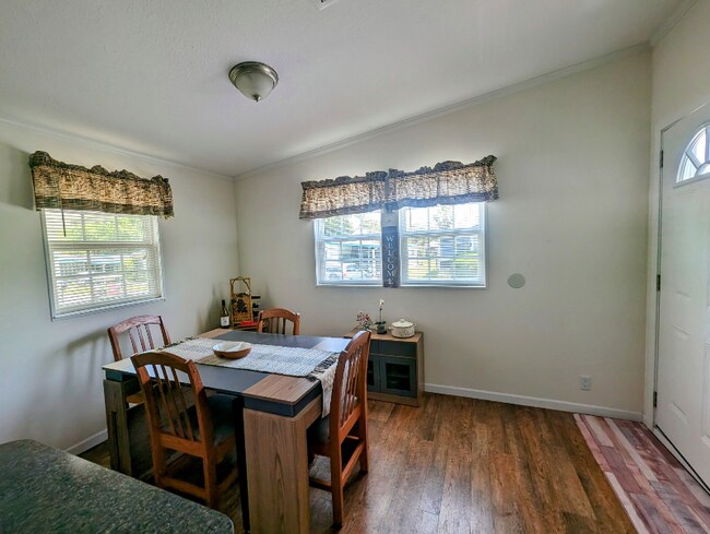Foto del edificio - 2416 Leeson St