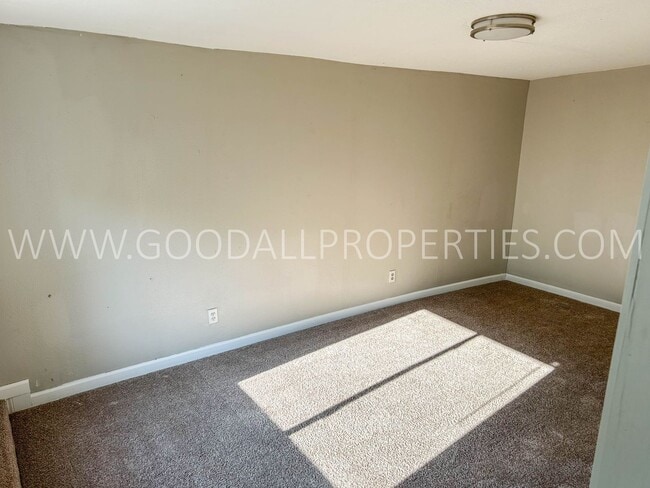 Foto del edificio - Charming 3 Bed, 1 Bath Home in Southwest Des Moines