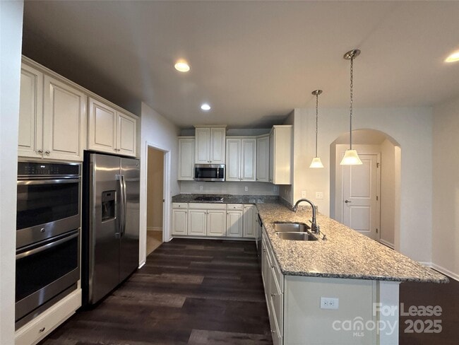 Building Photo - 11060 Discovery Dr NW