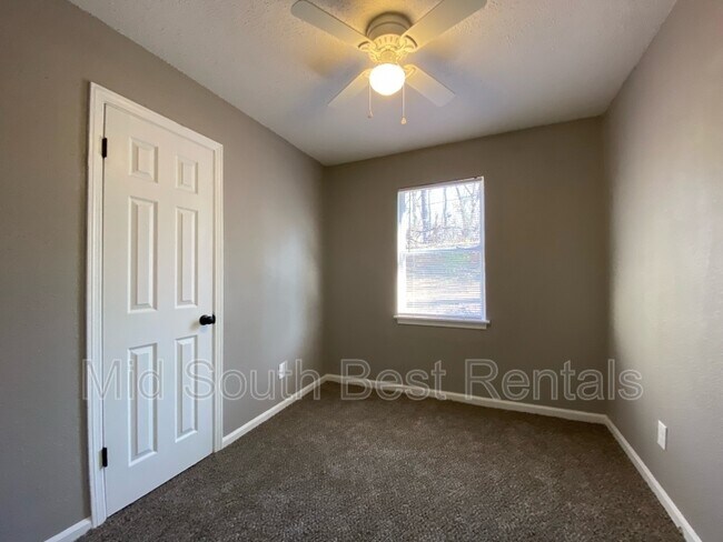 Foto del edificio - 4460 Range Line Rd