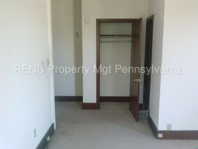 Foto del edificio - 653 Mountain View Rd