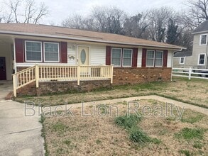 Building Photo - 930 Quash St