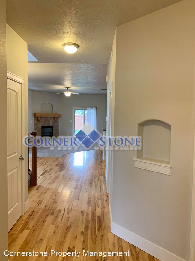 Building Photo - 3 br, 2.5 bath House - 3650 N. Park Crossi...