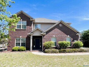 Building Photo - 104 Woodvale Dr