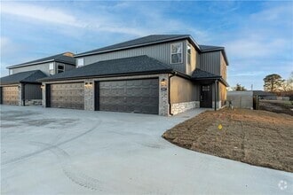 Building Photo - 507 W Arkansas St