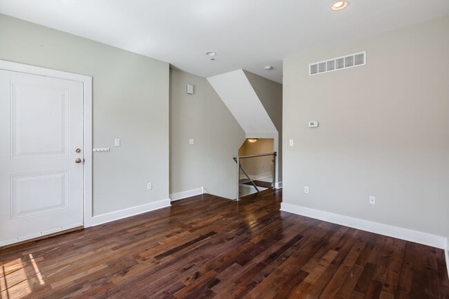 Photo - 2631 Catharine St Apartment