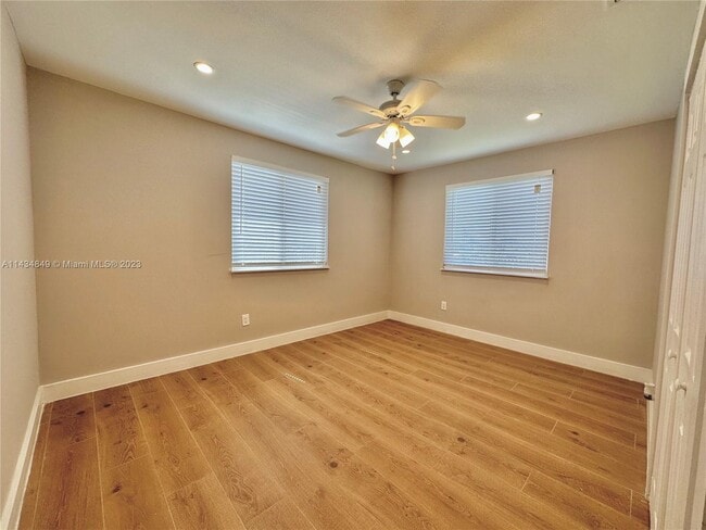 Building Photo - 10305 NW 35th Ct