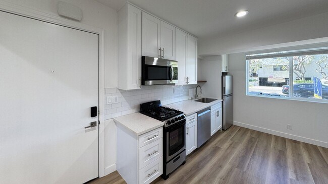 Foto del edificio - 3630 Midvale Ave