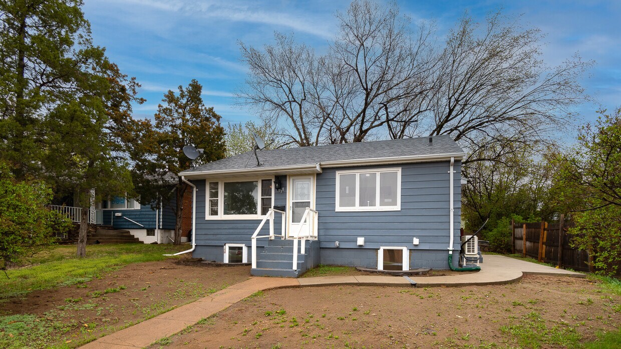 338 8th Ave W, Dickinson, ND 58601 House Rental in Dickinson, ND
