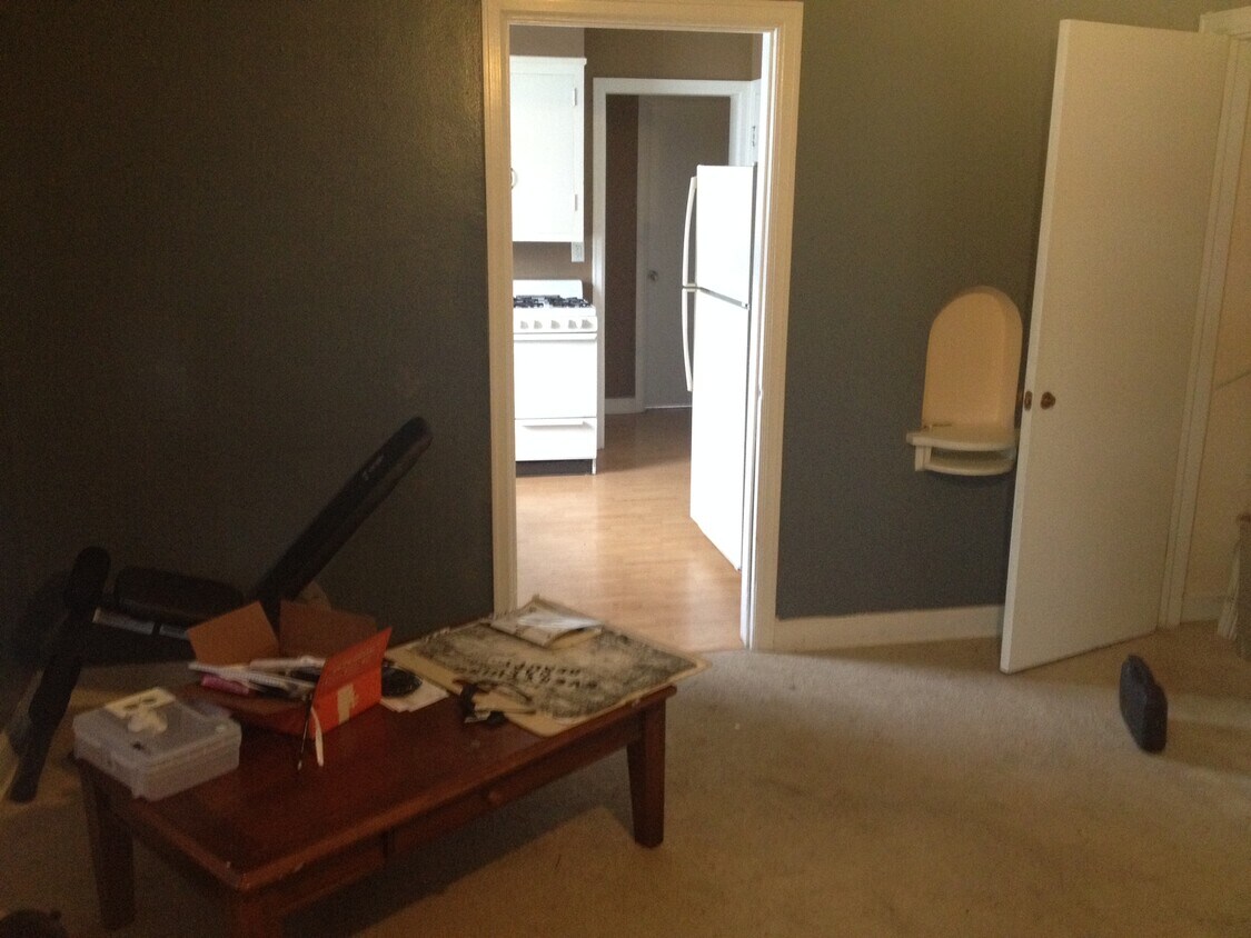 Primary Photo - 721 N Perry St