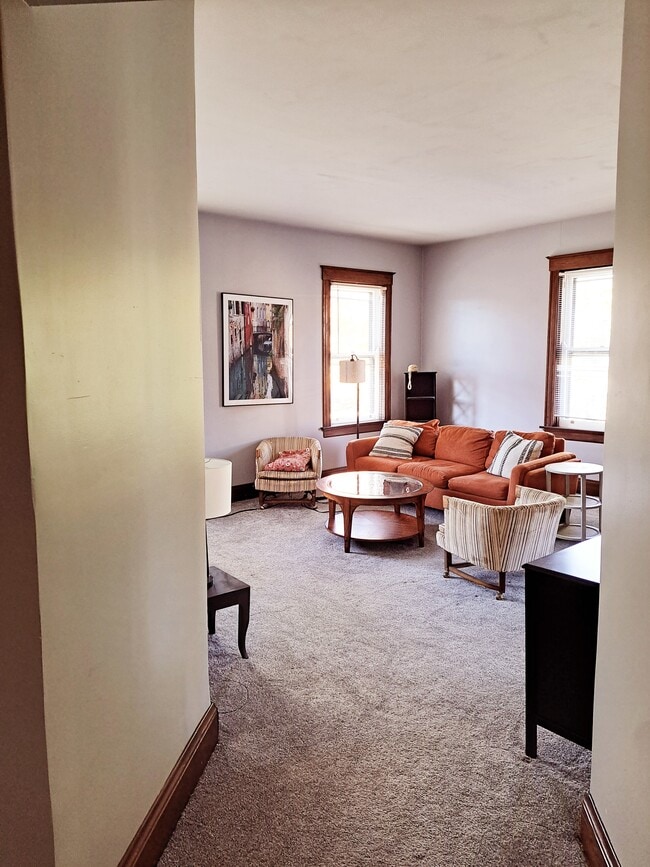LR - 2254 Monroe Ave